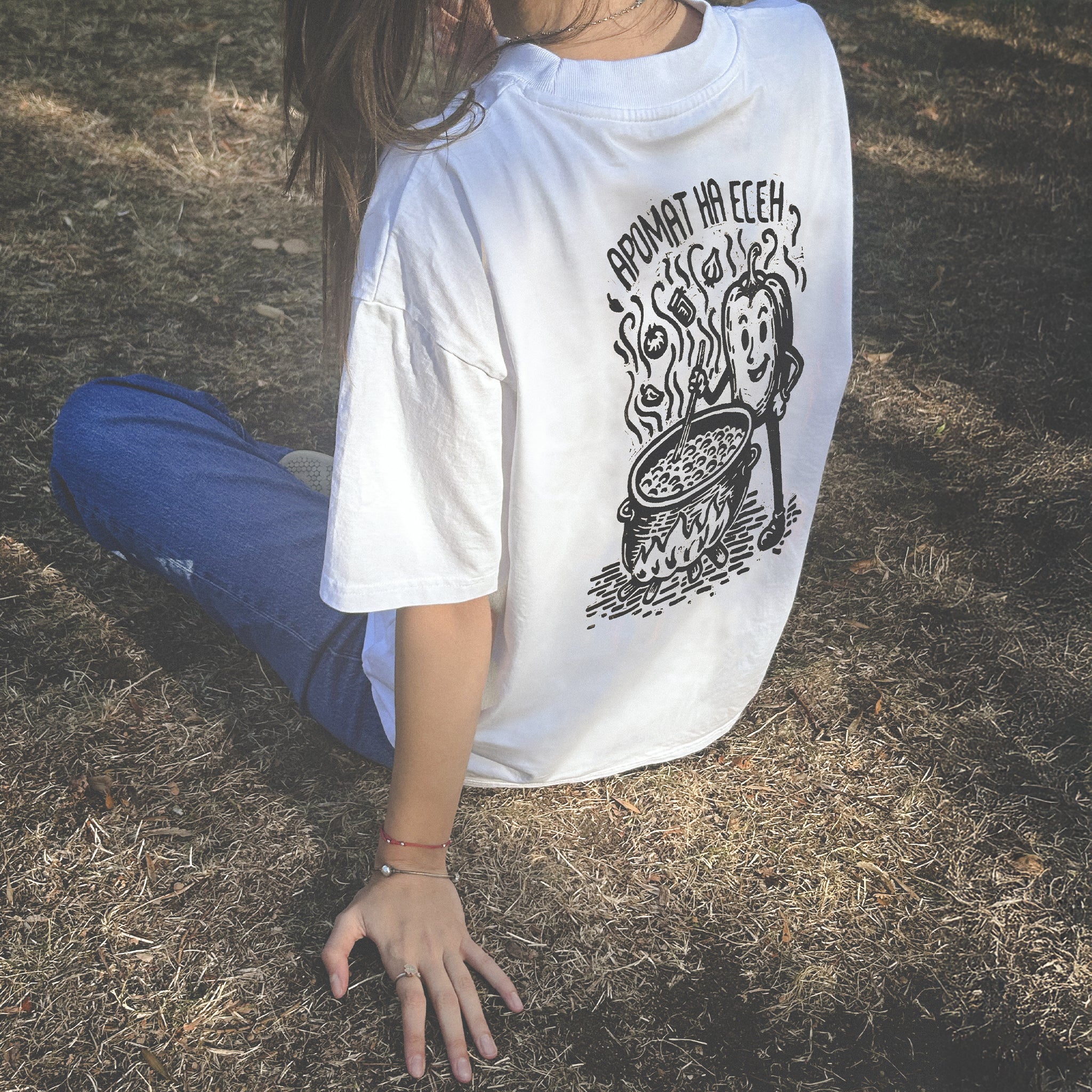 Лютеница | Oversize Fit тенискa в бяло