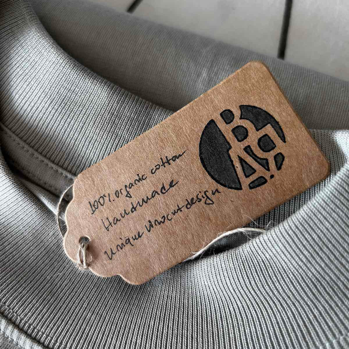 Персонализирана тениска по поръчка Tired vet